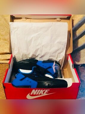 NIKE Air Huarache Drift Men’s Athletic Shoes - Brand New in Box